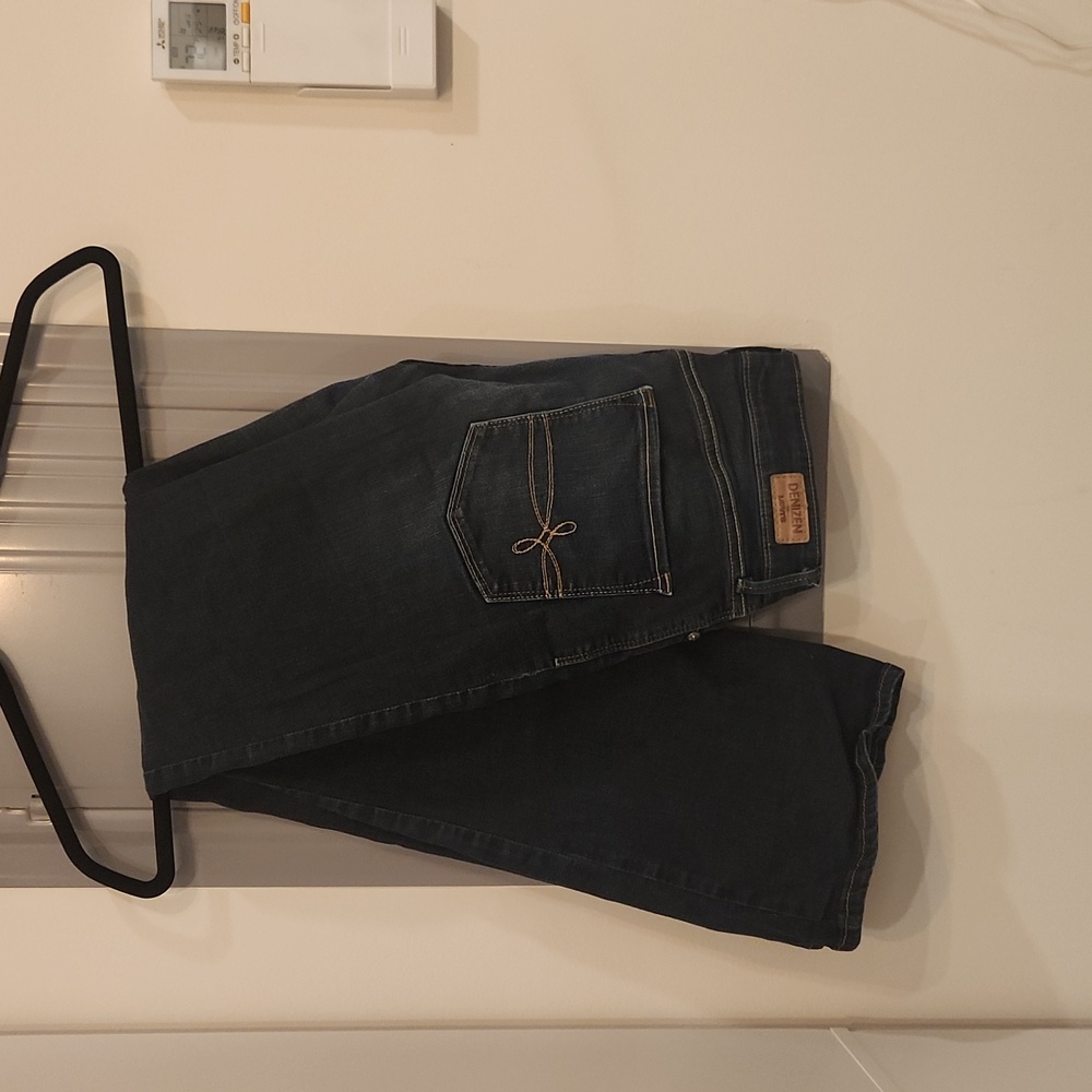 Boot cut jeans size 6
